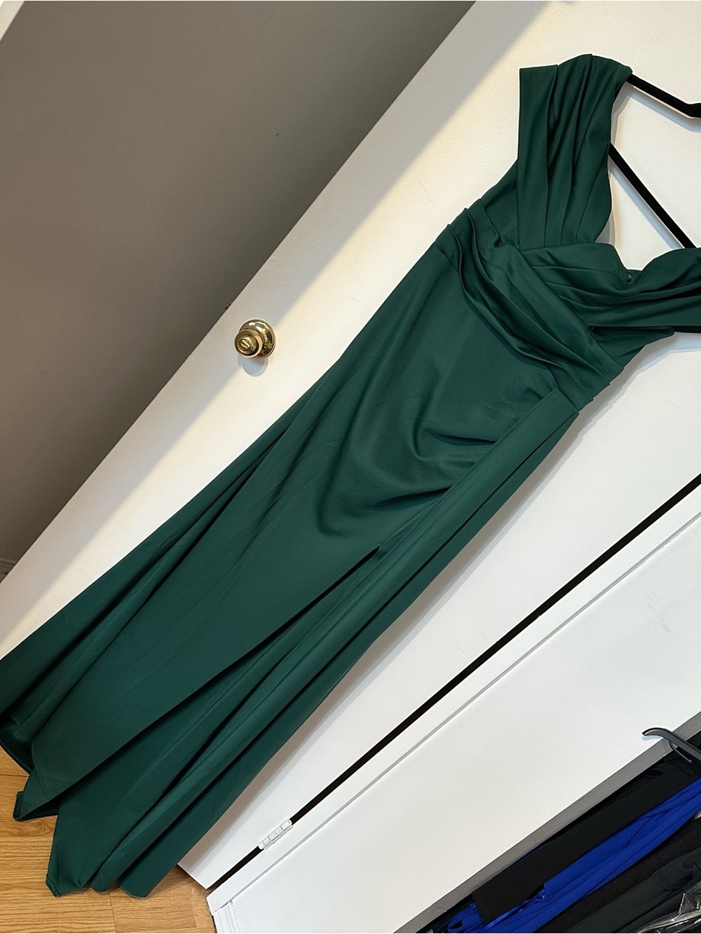 Women’s Elegant Off-Shoulder Emerald Green Evening Gown with High Slit size XL - Picture 4 of 10